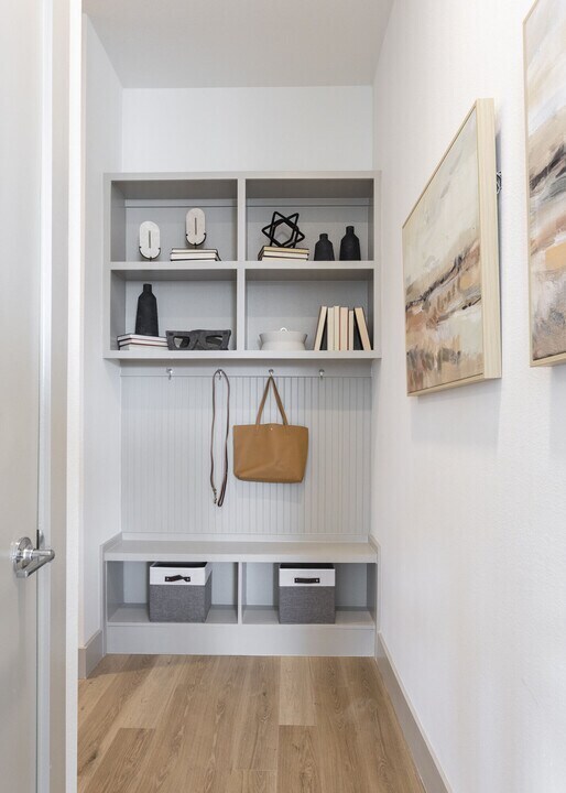 Building Photo - Massive Move-In Perks: 6 Weeks Free + $1,0...