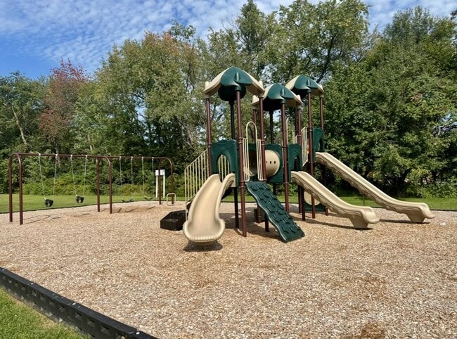 Building Photo - 1083 IN-2