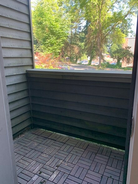 Building Photo - 1017 NE 125th St