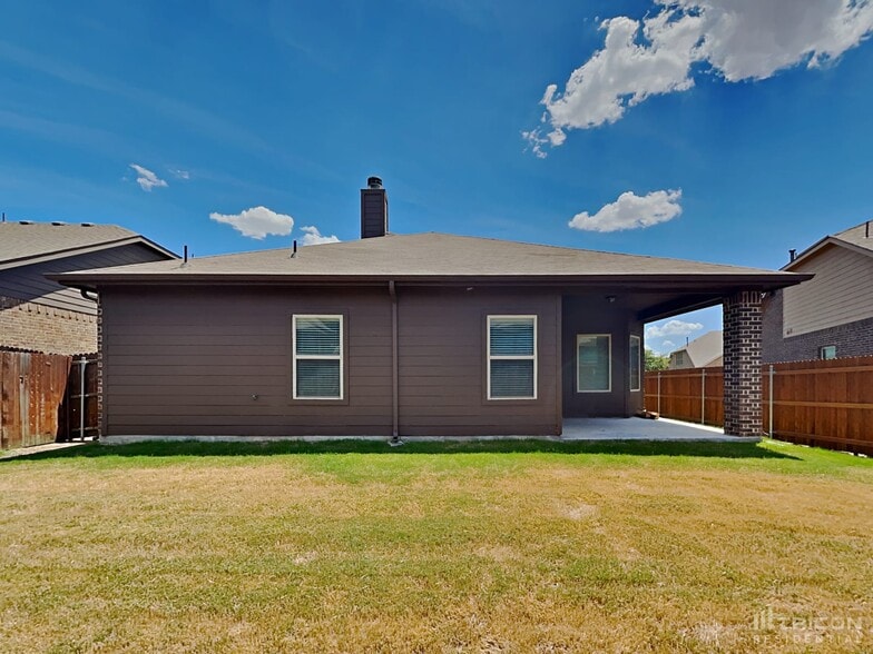 Building Photo - 2933 Saddle Creek Dr