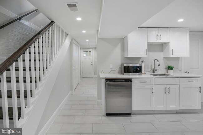 Building Photo - 4023 New Hampshire Ave NW