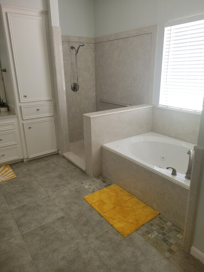 Building Photo - 1802 Copperwood Ln