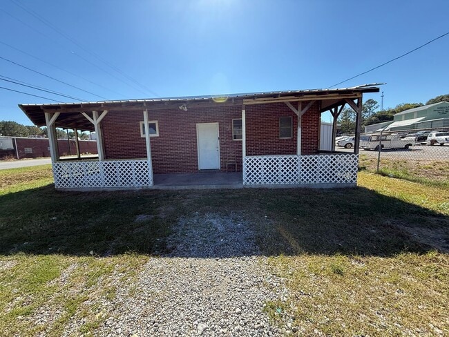 Primary Photo - 1/1 House in Cedartown $795