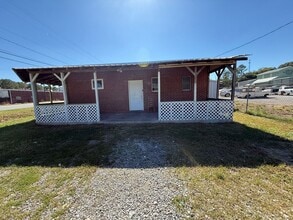 Building Photo - 1/1 House in Cedartown $795
