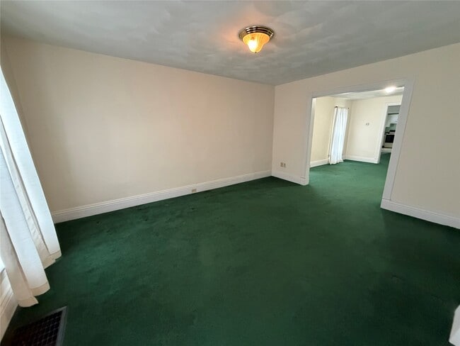 Building Photo - 928 W 3rd St