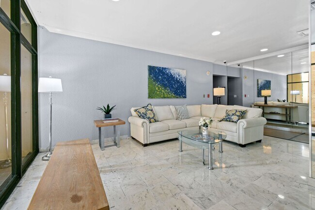 Building Photo - AVAILABLE SOON....Spectacular 2-Bed/2-Bath...