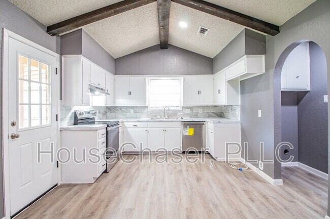 Building Photo - 5515 1st St