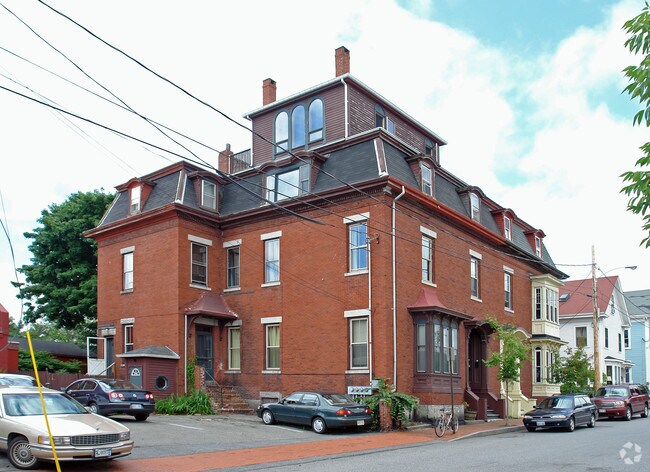 Building Photo - 62 Hampshire St