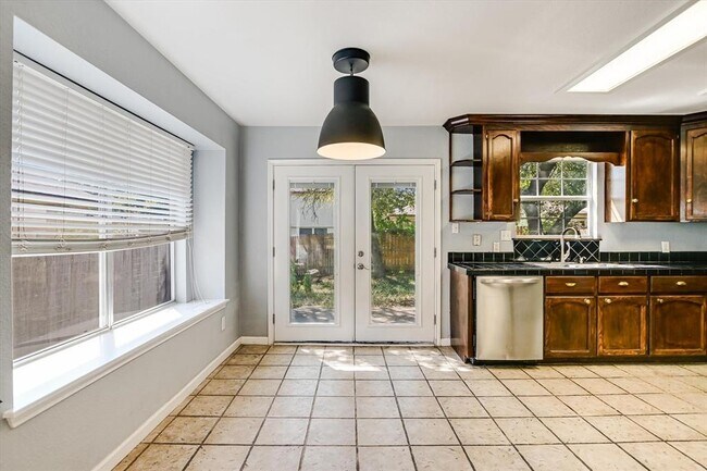 Building Photo - 17253 Tobermory Dr