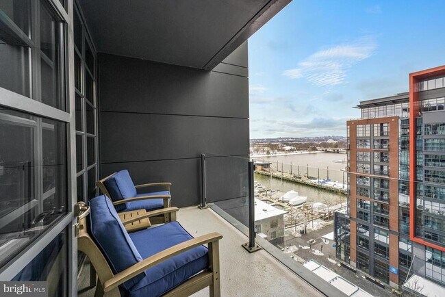 Building Photo - 45 Sutton Square SW