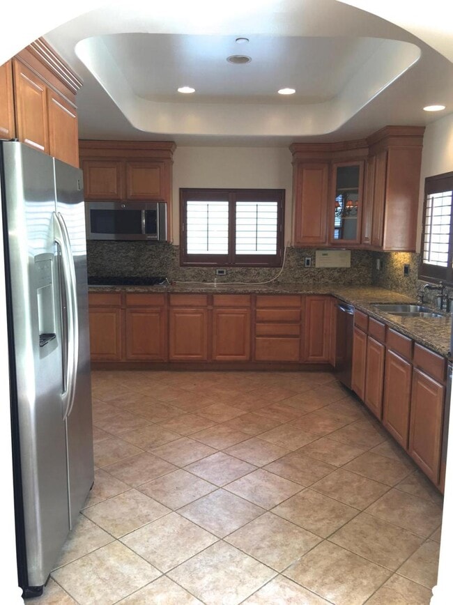 Building Photo - 2022 Plant Ave