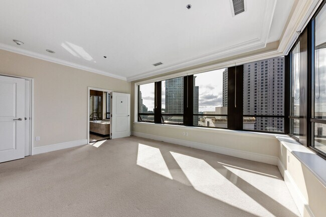 Building Photo - 690 Market St