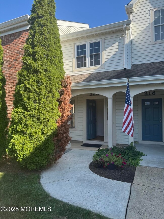 Primary Photo - 320 Tulip Ln