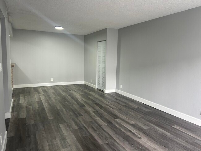 Building Photo - 3232 NW 84th Ave