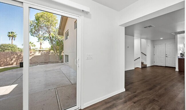 Building Photo - 1720 E Hermosa Dr