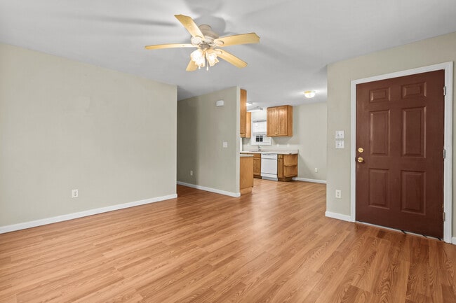 Building Photo - 883 N Cool Ave