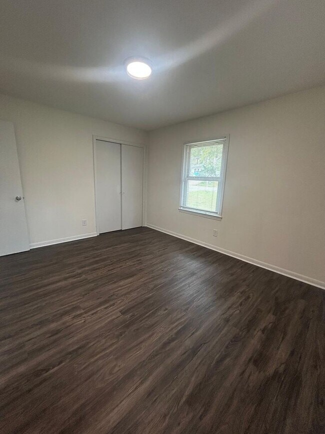 Building Photo - 4BR Home Minutes from Downtown & Fort Jackson