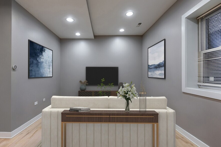 Building Photo - 1430 N Maplewood Ave