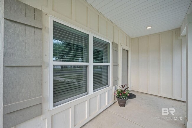 Building Photo - 24154 Veranda Cir