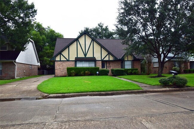 Building Photo - 1806 Cedarwood Ct
