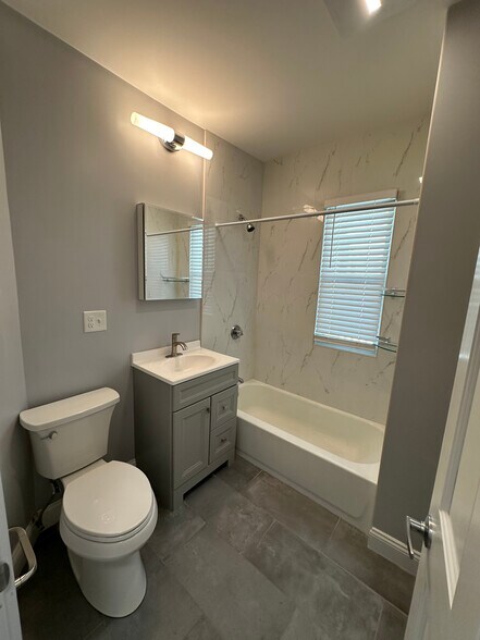 Building Photo - 517 Washington St