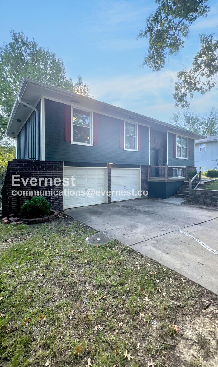 Building Photo - 1303 Michele Dr