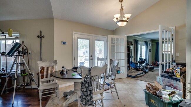 Building Photo - 601 Ironwood Dr