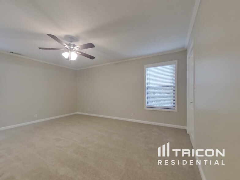 Building Photo - 3720 Pine Brook Dr