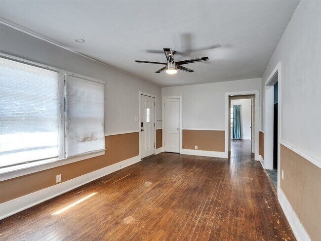 Building Photo - 5224 Bernardo De Galvez Ave