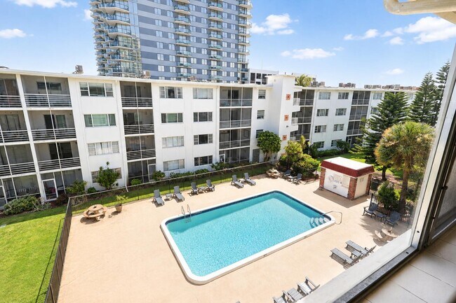 Building Photo - 4500 N Flagler Dr