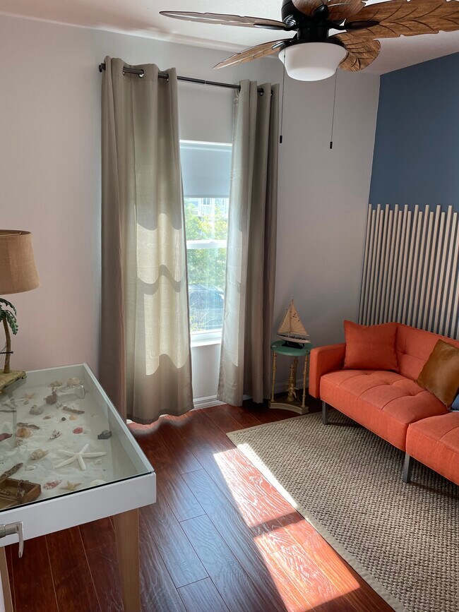 Building Photo - 118 N Fredrica Ave