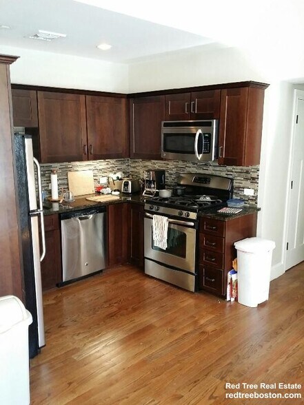 Building Photo - 491 Commonwealth Ave