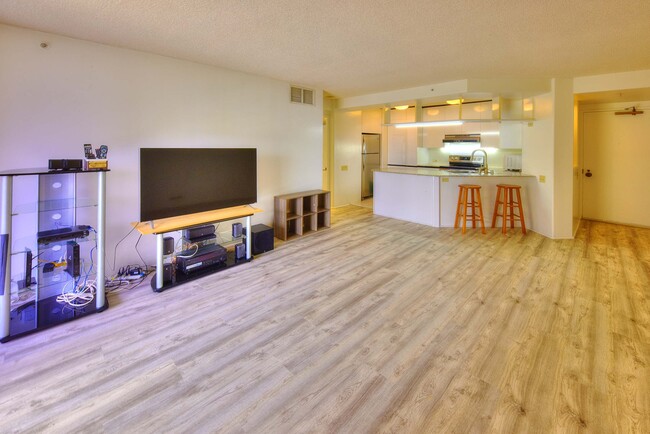 Living Area - 1212 Nuuanu Ave