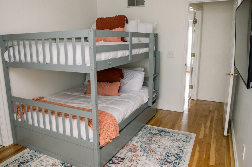 Building Photo - 507 S 2nd St