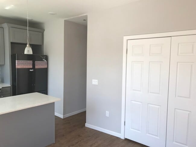 Building Photo - 1401 27th St