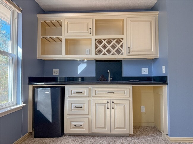 Building Photo - 209 McVoy Dr