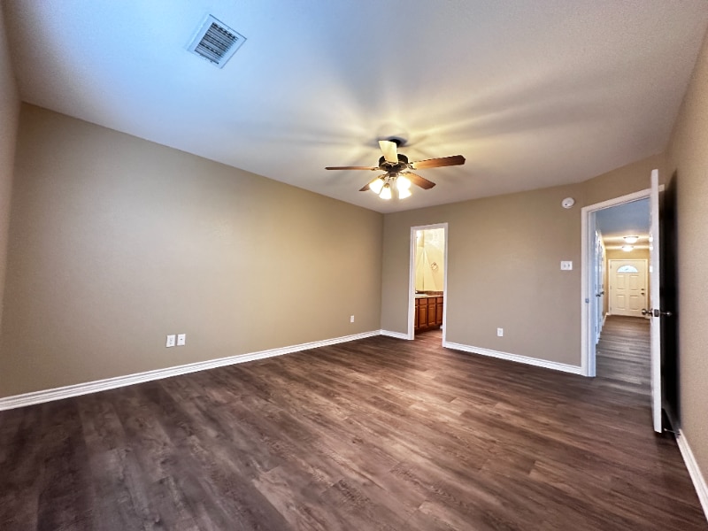 Building Photo - 5109 Graceland Dr