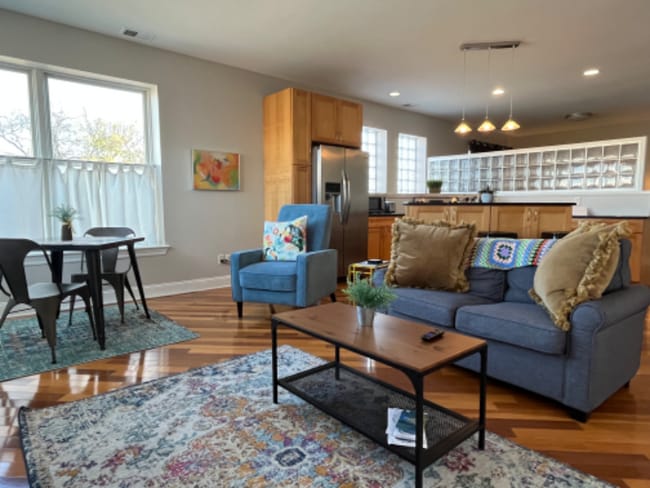 Building Photo - 4 W 17th St