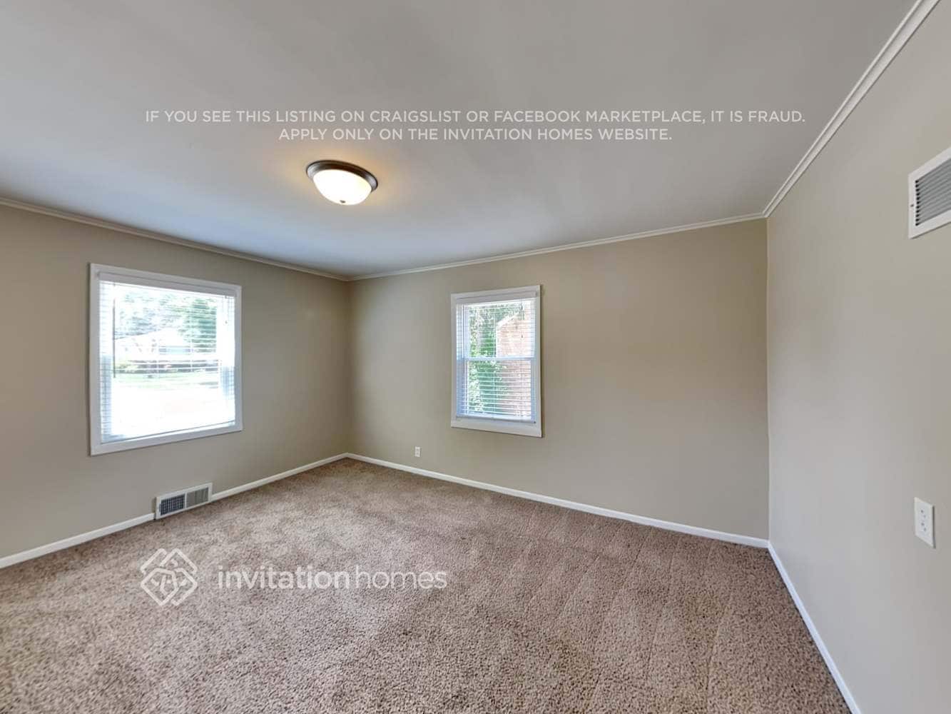 Building Photo - 410 Mors Ave