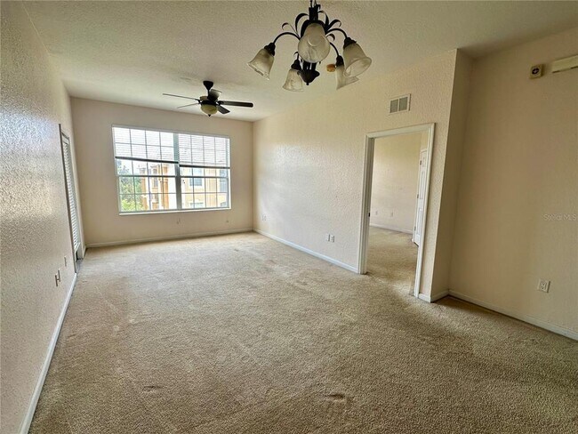 Building Photo - 6402 Cava Alta Dr