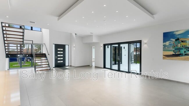 Building Photo - 3001 John Anderson Dr