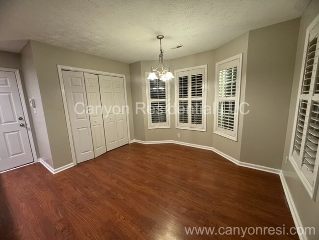 Building Photo - 1441 Aultroy Dr