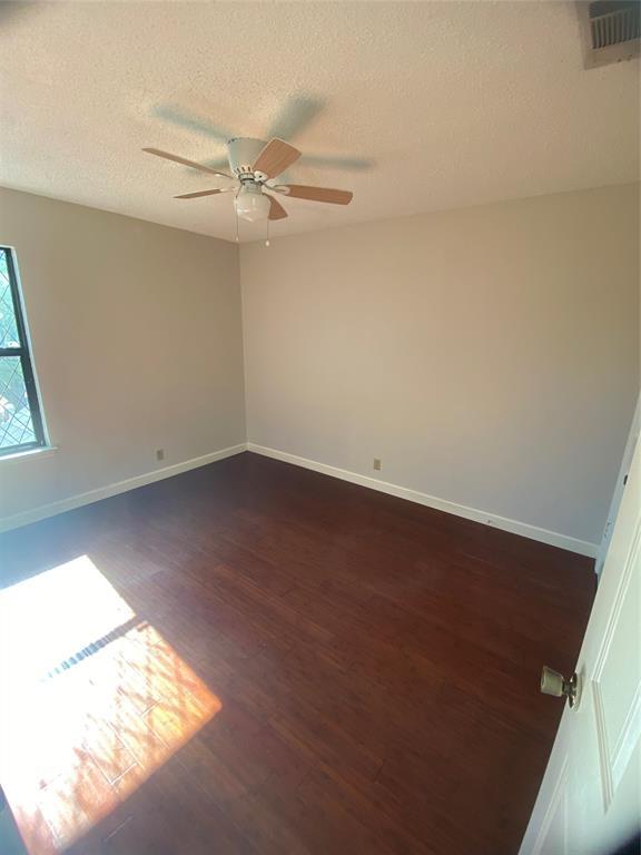 Building Photo - 1901 Terisu Cove