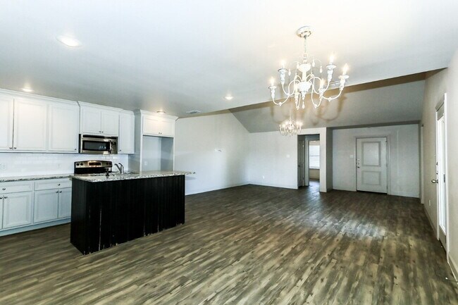 Building Photo - Half off first full months rent / Luxury Duplexes!/ Adjacent To New Cooper Central Elementary/Par...
