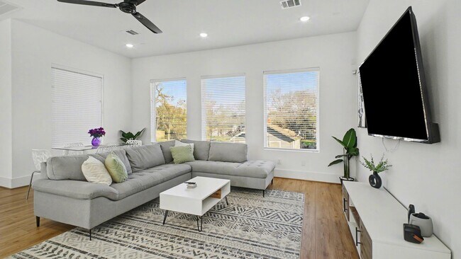 Building Photo - 2802 Tierwester St