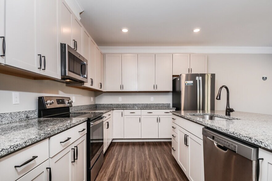 Building Photo - 169 Combine Trl