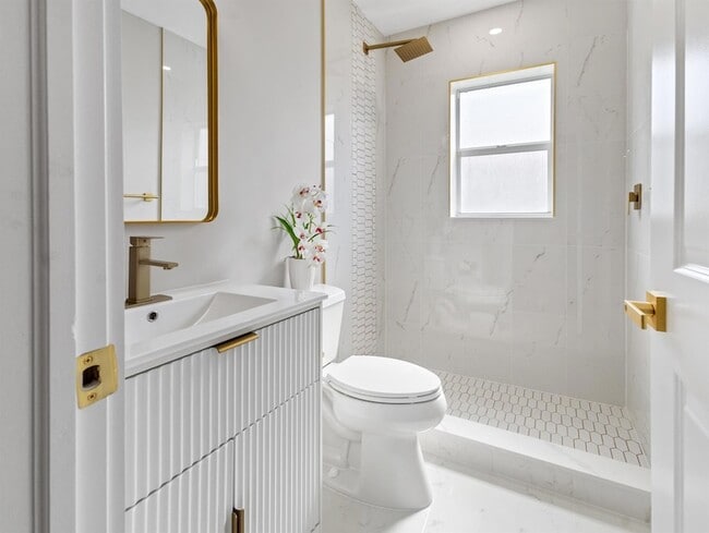 Building Photo - 1322 Riverside Cir