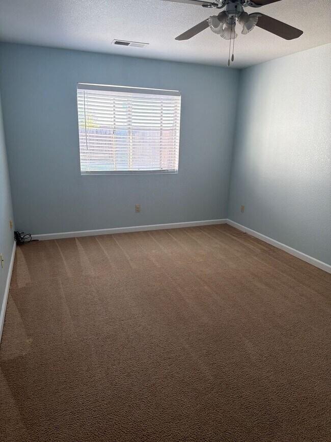 Building Photo - Vogt-1519 St. James