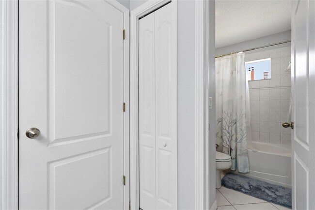 Building Photo - 12329 Creek Edge Dr