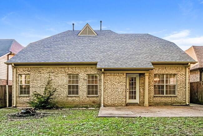 Building Photo - 1128 Casentino St